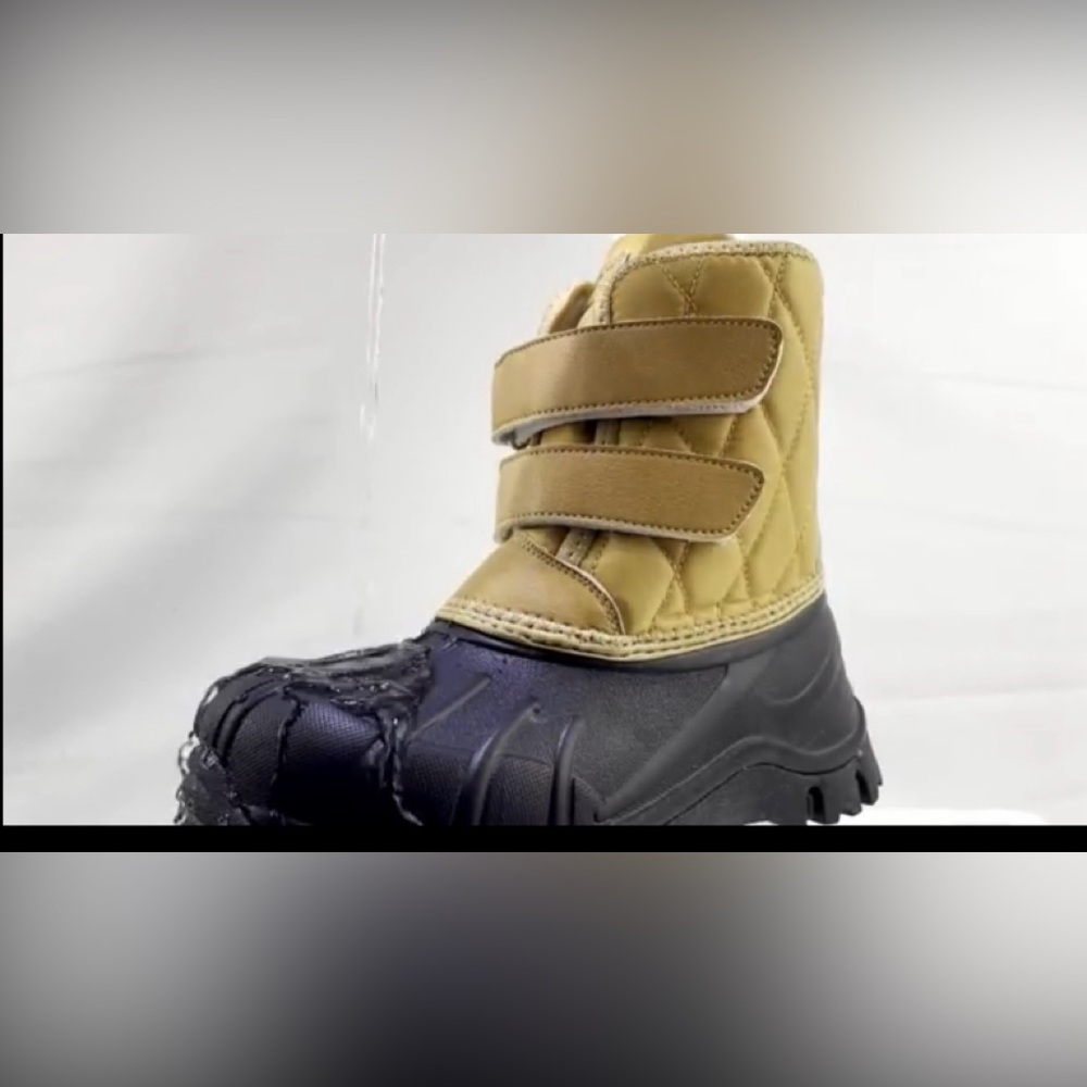 Amoji Boys Snow Boots Kid Warm Winter Boots Cold Weather Shoes.  Size 32/ Size 1